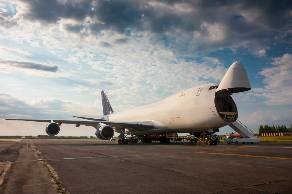 Unloading,Wide-body,Cargo,Aircraft